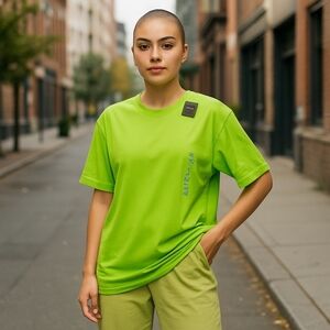 Nordic Track Ladies Tee Shirt Top Size Medium Athletic Wear Sports Wear Green